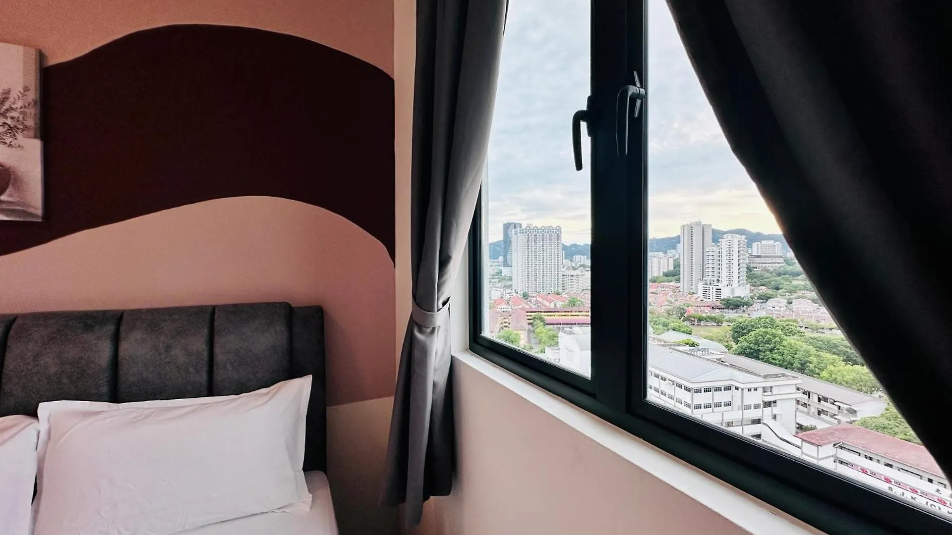 Апартаменты New The Sun Homestay At Sg Nibong Nearby Queensbay Or Pisa Or Ftz Bayan Lepas Heng
