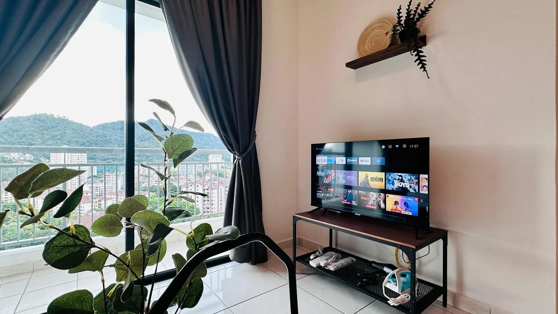 New The Sun Homestay At Sg Nibong Nearby Queensbay Or Pisa Or Ftz Bayan Lepas Heng 0*,