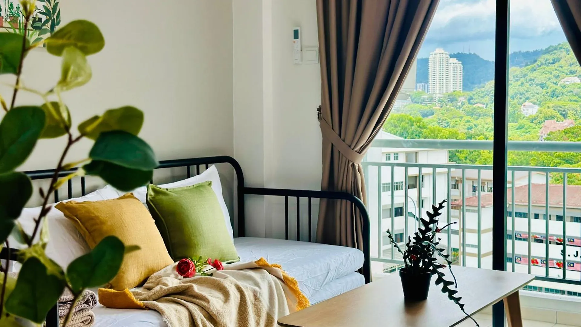 New The Sun Homestay At Sg Nibong Nearby Queensbay Or Pisa Or Ftz Bayan Lepas Heng 0*,